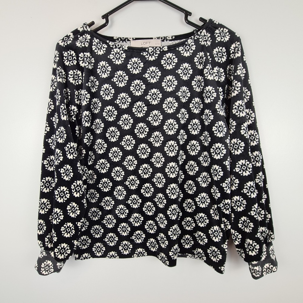 LOFT Geo Velour Top Shirt Petite M Black & White Stretchy Floral Long Sleeve